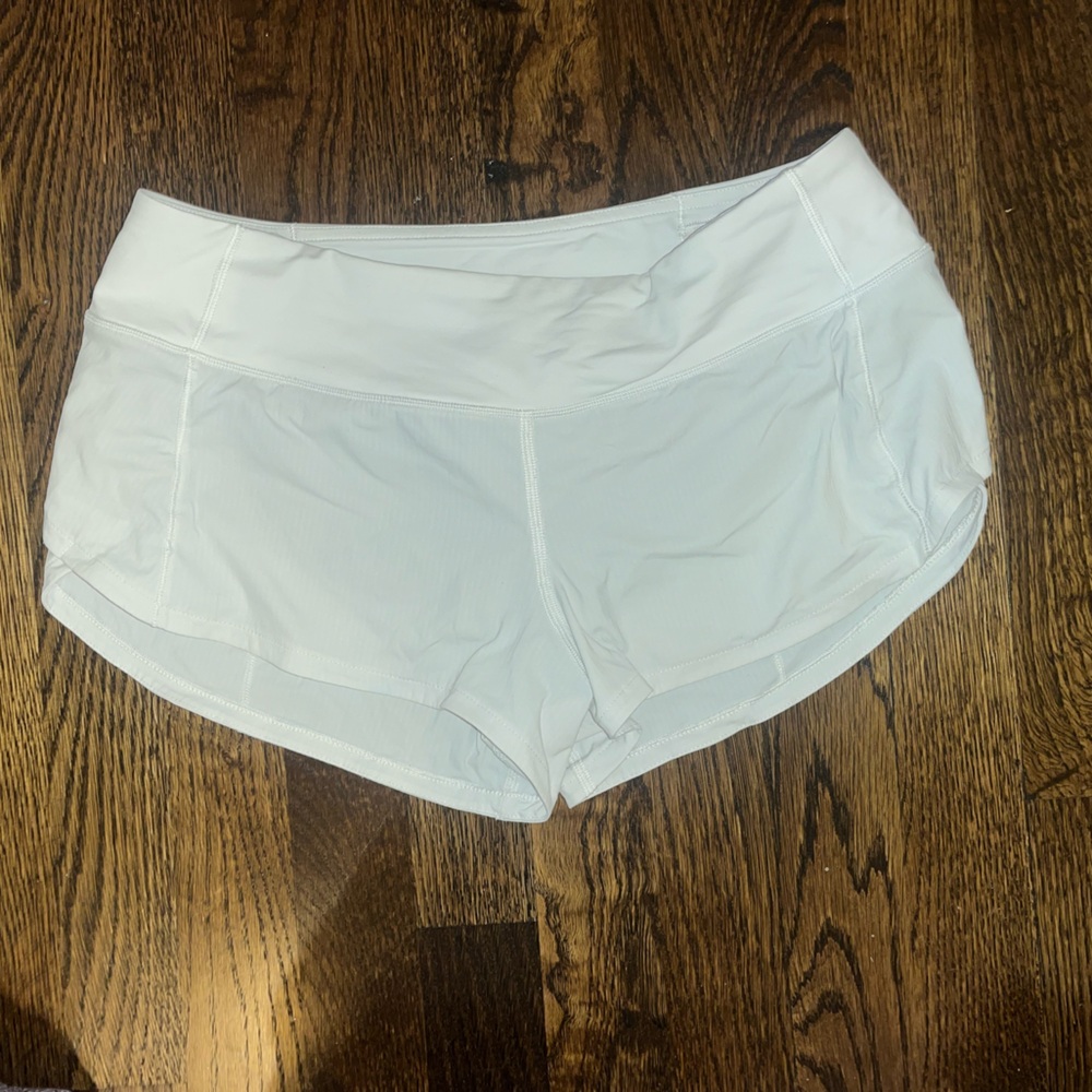 White lululemon speed up shorts 2.5 inch